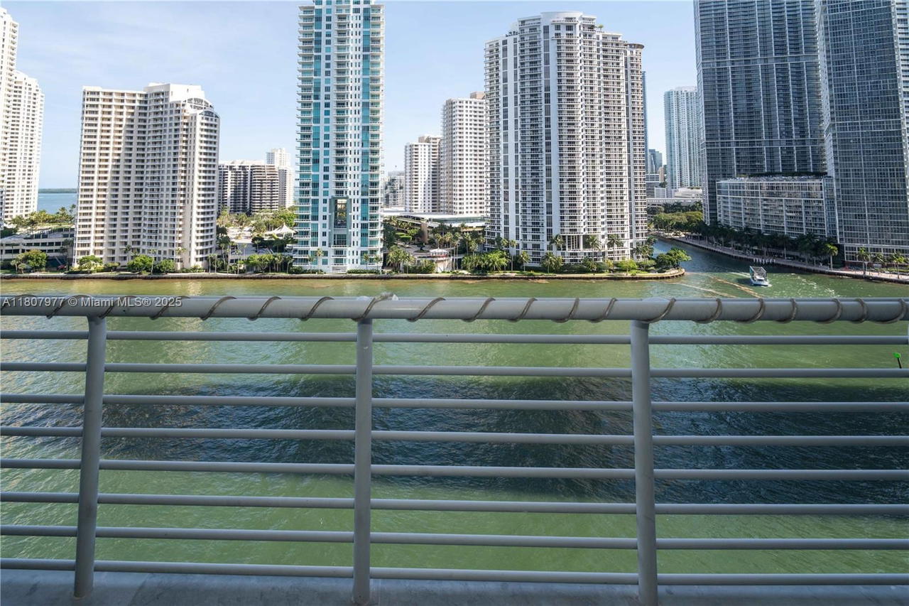 Real estate property located at 325 Biscayne Blvd #1521, Miami-dade, One Miami West Condo, Miami, FL