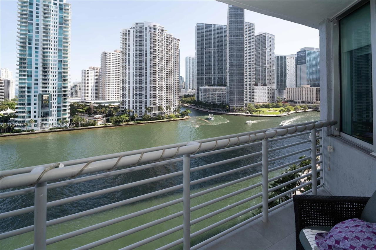 Real estate property located at 325 Biscayne Blvd #1521, Miami-dade, One Miami West Condo, Miami, FL