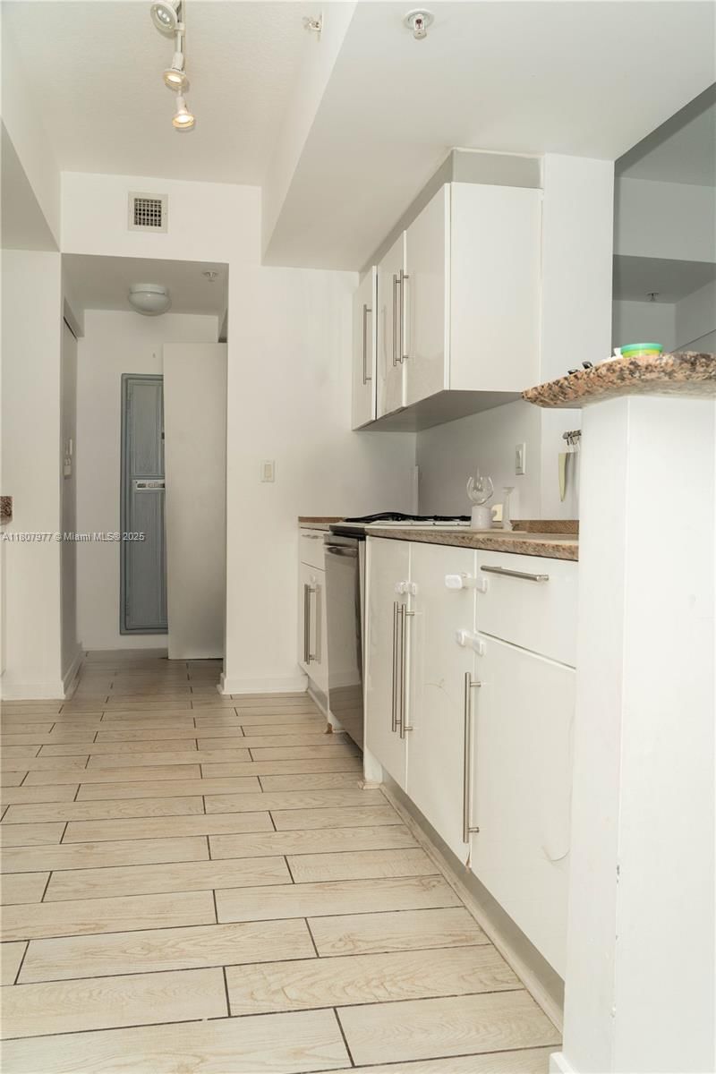 Real estate property located at 325 Biscayne Blvd #1521, Miami-dade, One Miami West Condo, Miami, FL