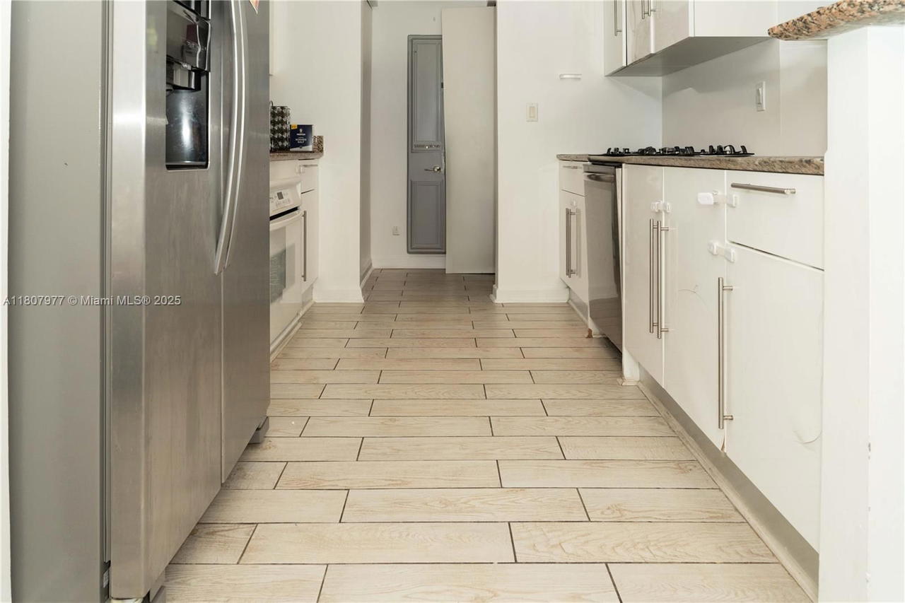 Real estate property located at 325 Biscayne Blvd #1521, Miami-dade, One Miami West Condo, Miami, FL