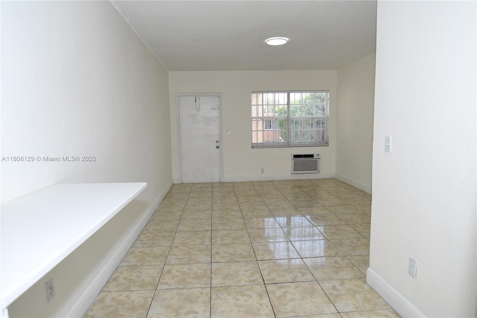 Real estate property located at 3621 10th St #4B, Miami-dade, Coral Gardens Condo Bldg, Miami, FL