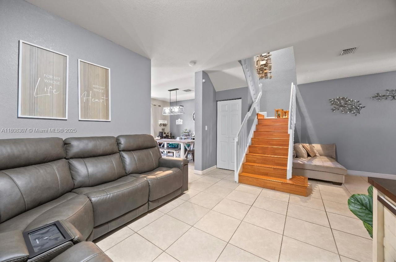 Real estate property located at 3427 89th Ter, Miami-dade, Bellagio, Hialeah, FL