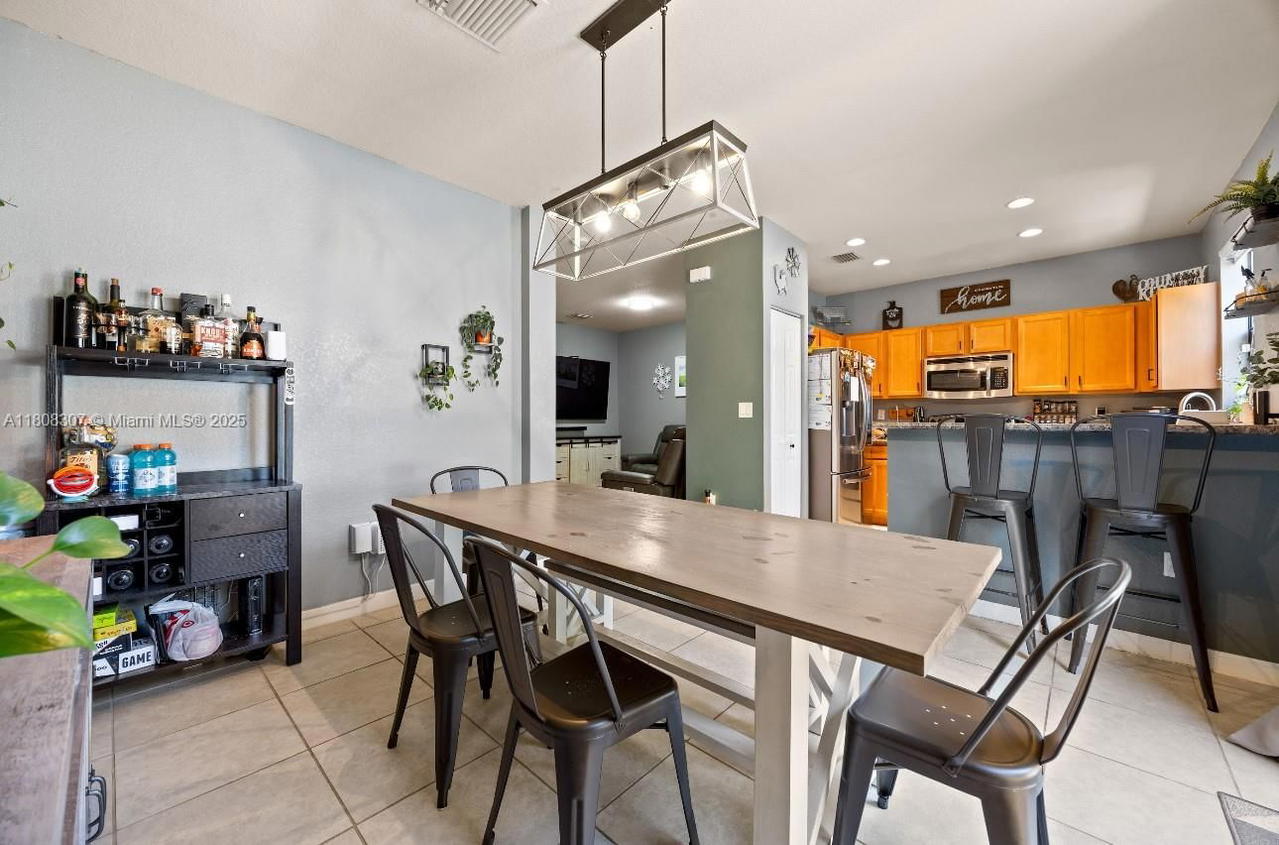 Real estate property located at 3427 89th Ter, Miami-dade, Bellagio, Hialeah, FL