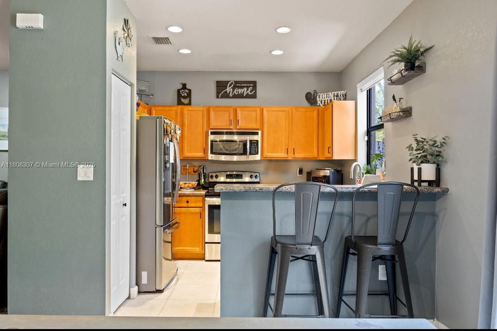 Real estate property located at 3427 89th Ter, Miami-dade, Bellagio, Hialeah, FL