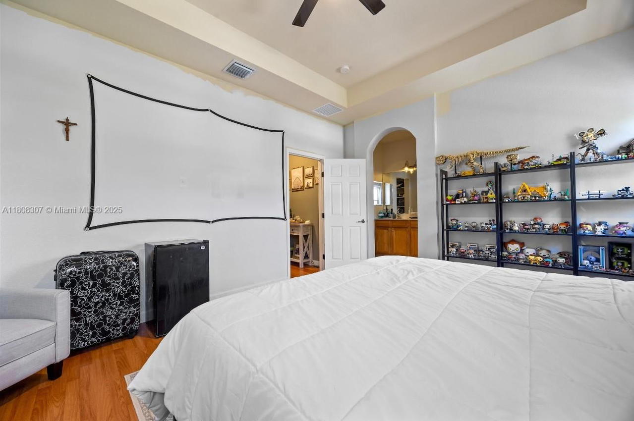 Real estate property located at 3427 89th Ter, Miami-dade, Bellagio, Hialeah, FL