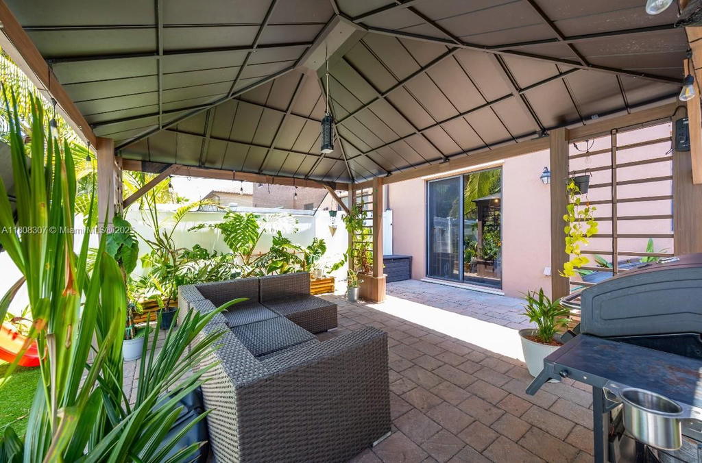 Real estate property located at 3427 89th Ter, Miami-dade, Bellagio, Hialeah, FL