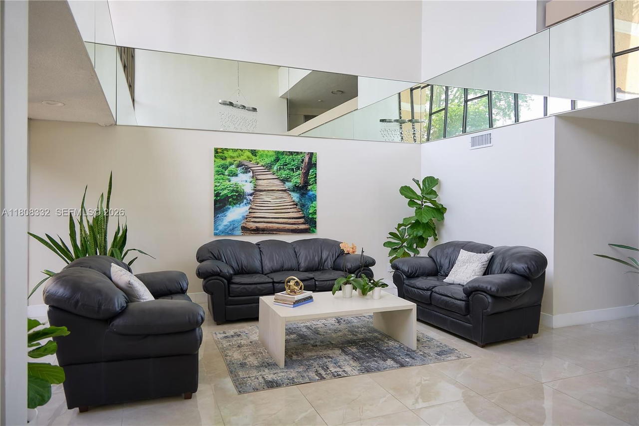 Real estate property located at 16175 Golf Club Rd #308, Broward, Bldg 5 Of Country Club Ap, Weston, FL