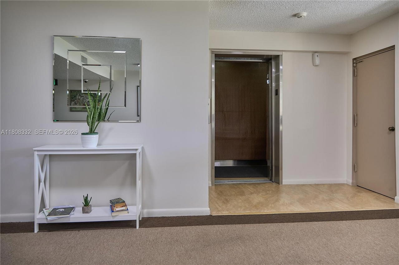 Real estate property located at 16175 Golf Club Rd #308, Broward, Bldg 5 Of Country Club Ap, Weston, FL