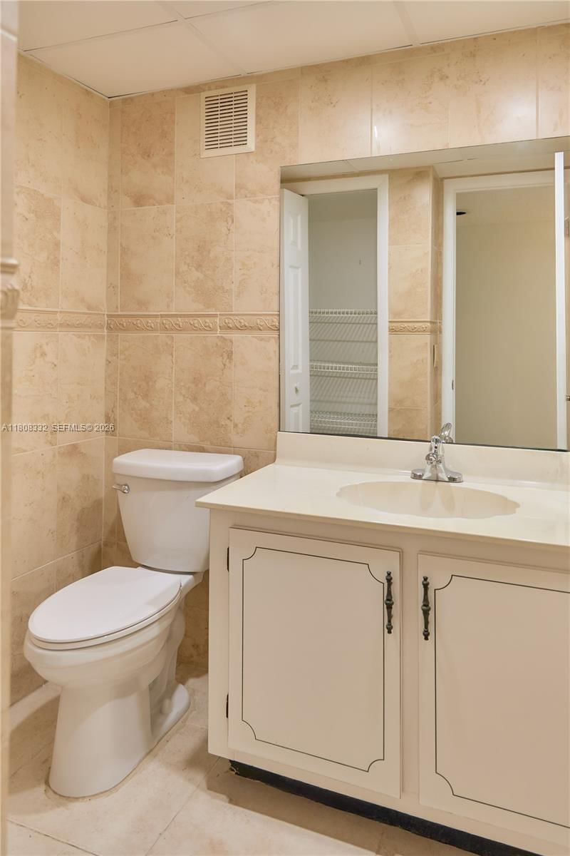 Real estate property located at 16175 Golf Club Rd #308, Broward, Bldg 5 Of Country Club Ap, Weston, FL