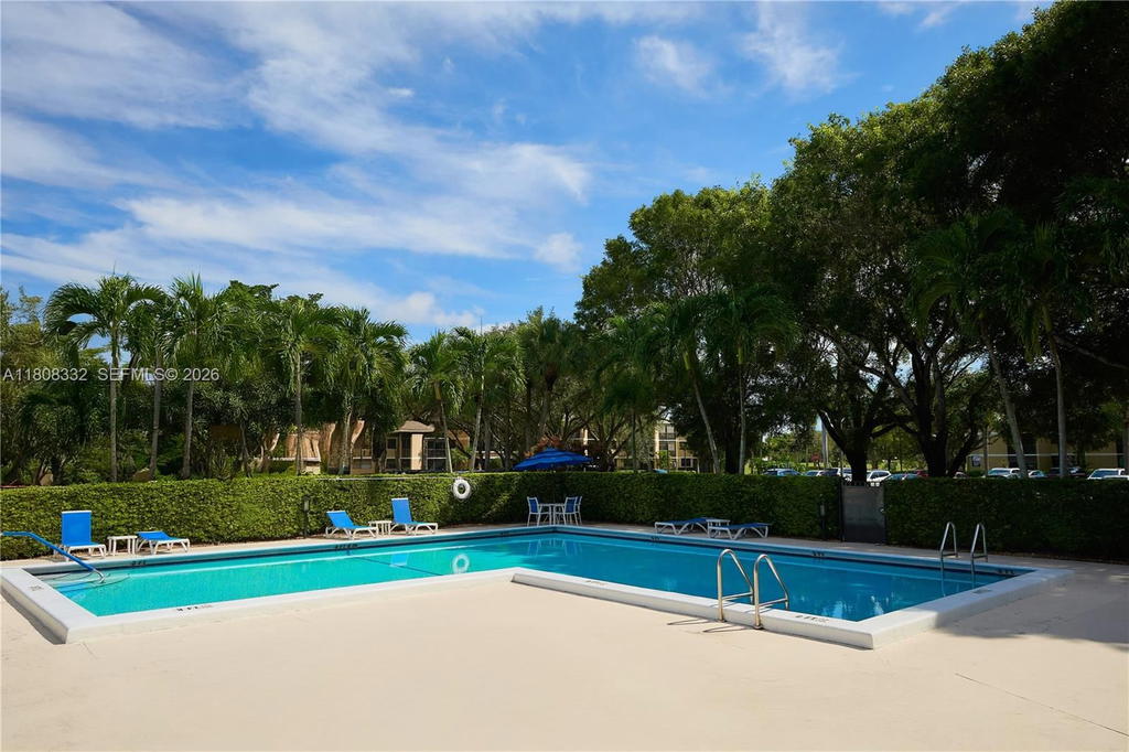 Real estate property located at 16175 Golf Club Rd #308, Broward, Bldg 5 Of Country Club Ap, Weston, FL