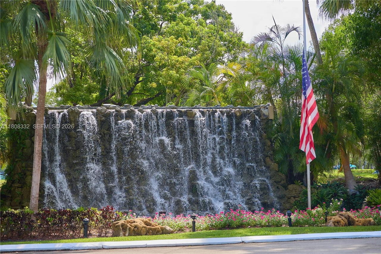Real estate property located at 16175 Golf Club Rd #308, Broward, Bldg 5 Of Country Club Ap, Weston, FL