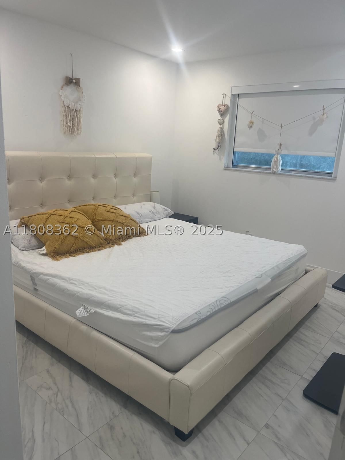 Real estate property located at 2145 Pierce St #422, Broward, Warrenton House Condo, Hollywood, FL