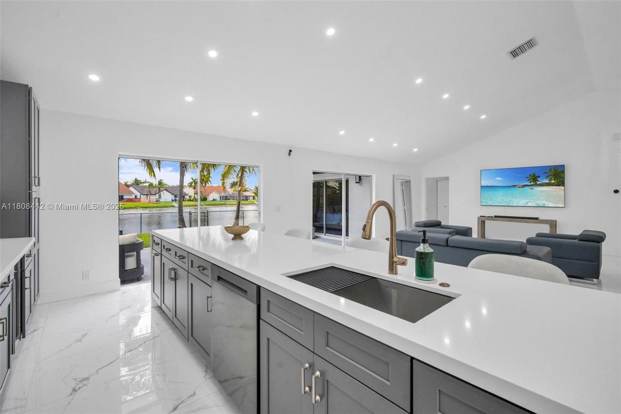 Real estate property located at 604 163rd Ave, Broward, Westfork 1 Plat, Pembroke Pines, FL