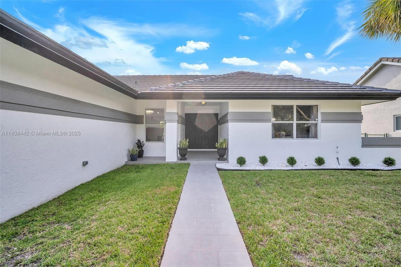 Real estate property located at 604 163rd Ave, Broward, Westfork 1 Plat, Pembroke Pines, FL