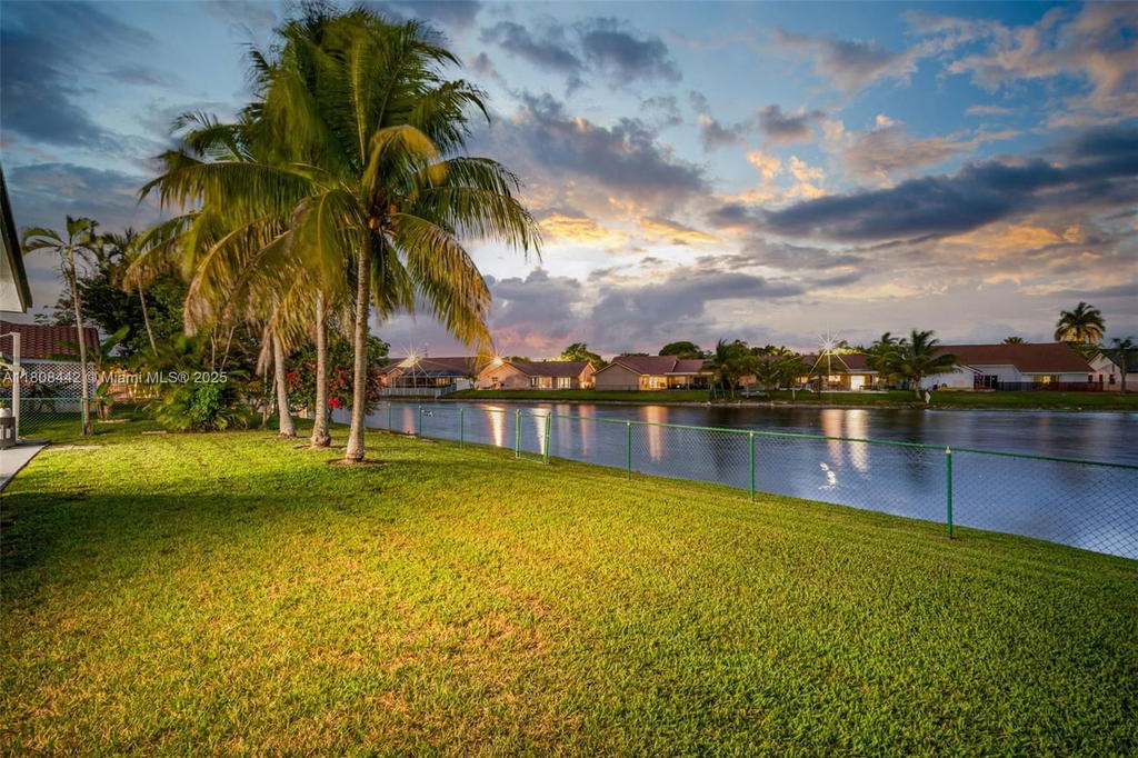 Real estate property located at 604 163rd Ave, Broward, Westfork 1 Plat, Pembroke Pines, FL