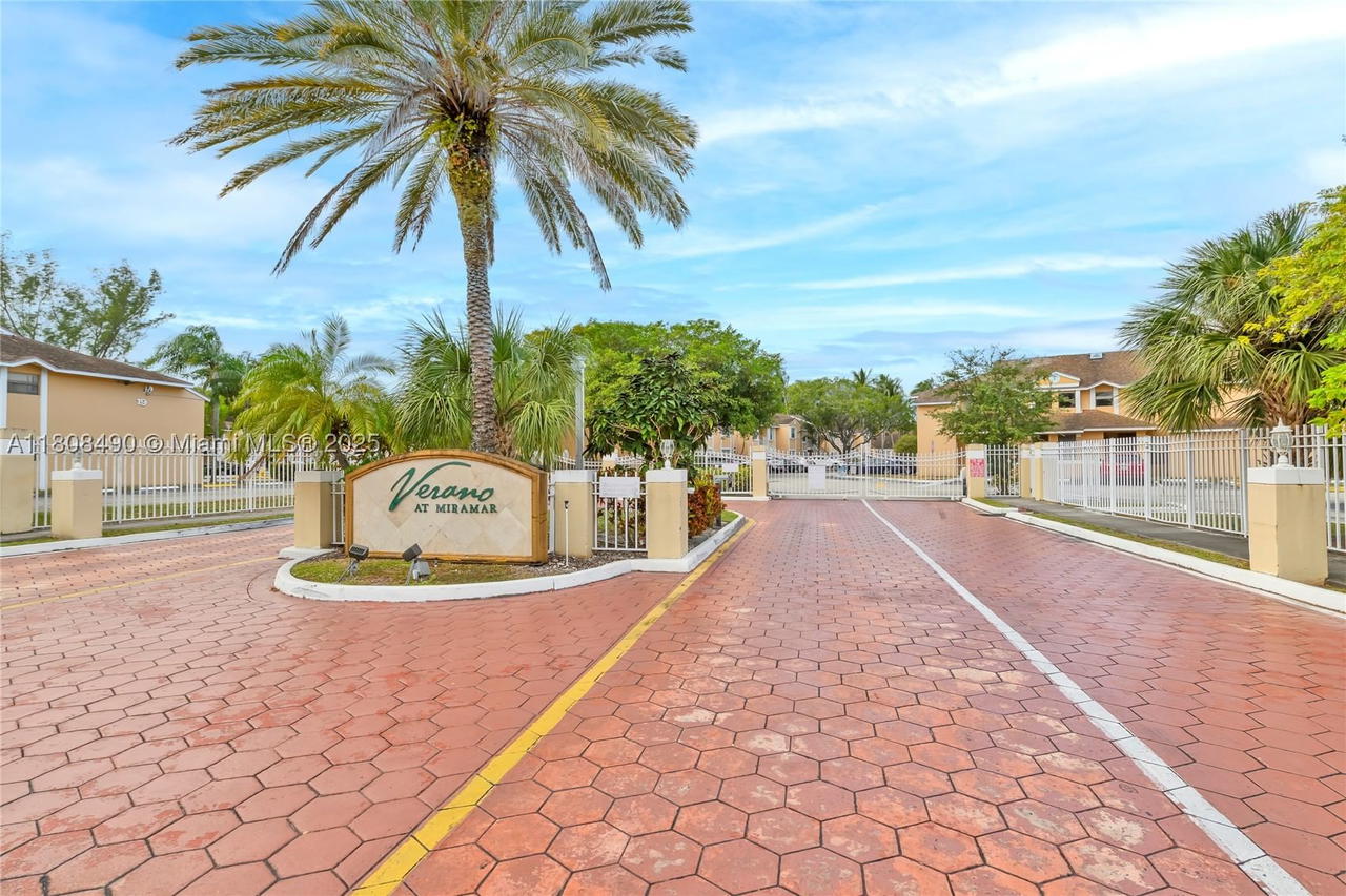 Real estate property located at 2288 81st Ave #2288, Broward, Verano At Miramar Condo, Miramar, FL