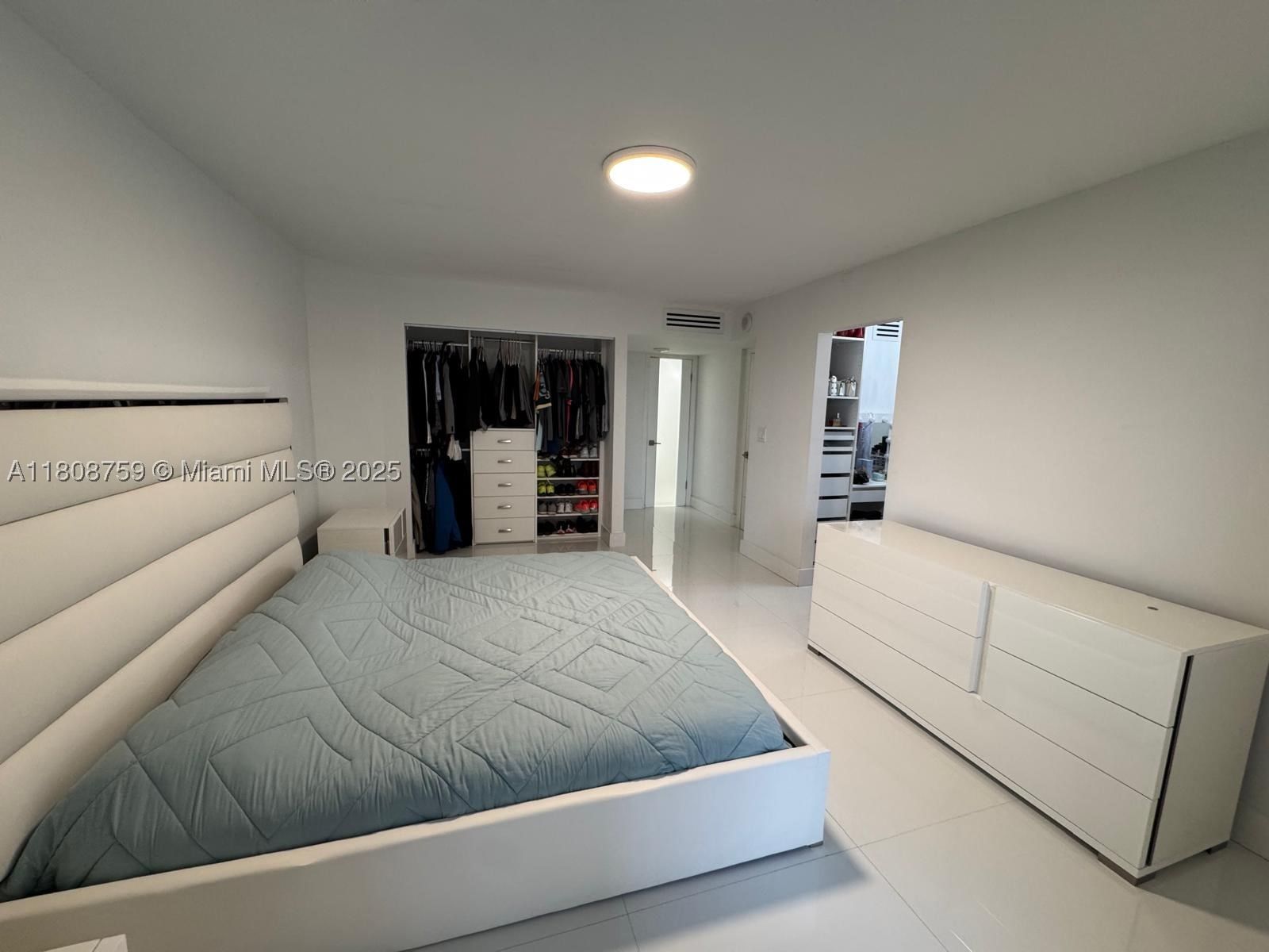 Real estate property located at 6423 Collins Ave #1001, Miami-dade, Mar Del Plata Condo, Miami Beach, FL