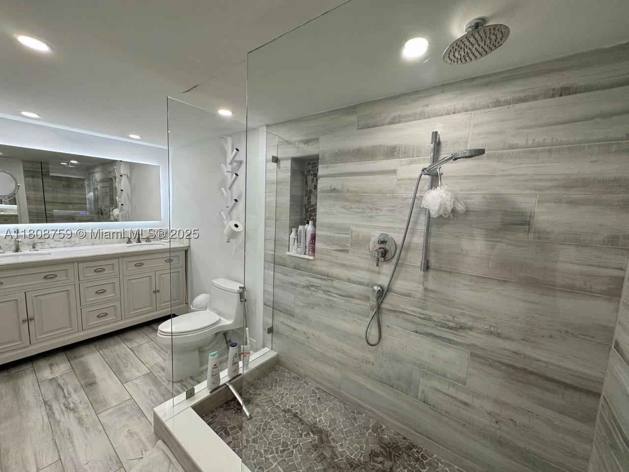 Real estate property located at 6423 Collins Ave #1001, Miami-dade, Mar Del Plata Condo, Miami Beach, FL