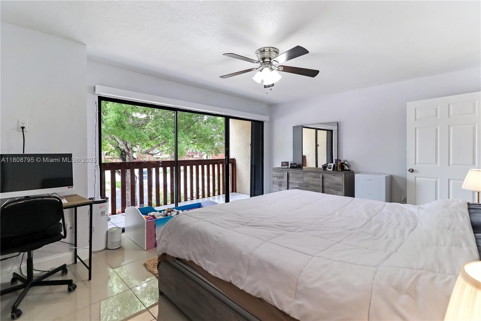 Real estate property located at 6977 115th Pl B33, Miami-dade, Snapper Village Ph 2 Sec, Miami, FL