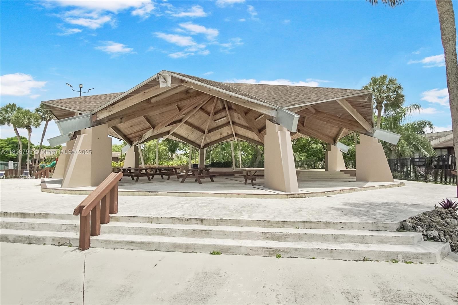 Real estate property located at 6977 115th Pl B33, Miami-dade, Snapper Village Ph 2 Sec, Miami, FL