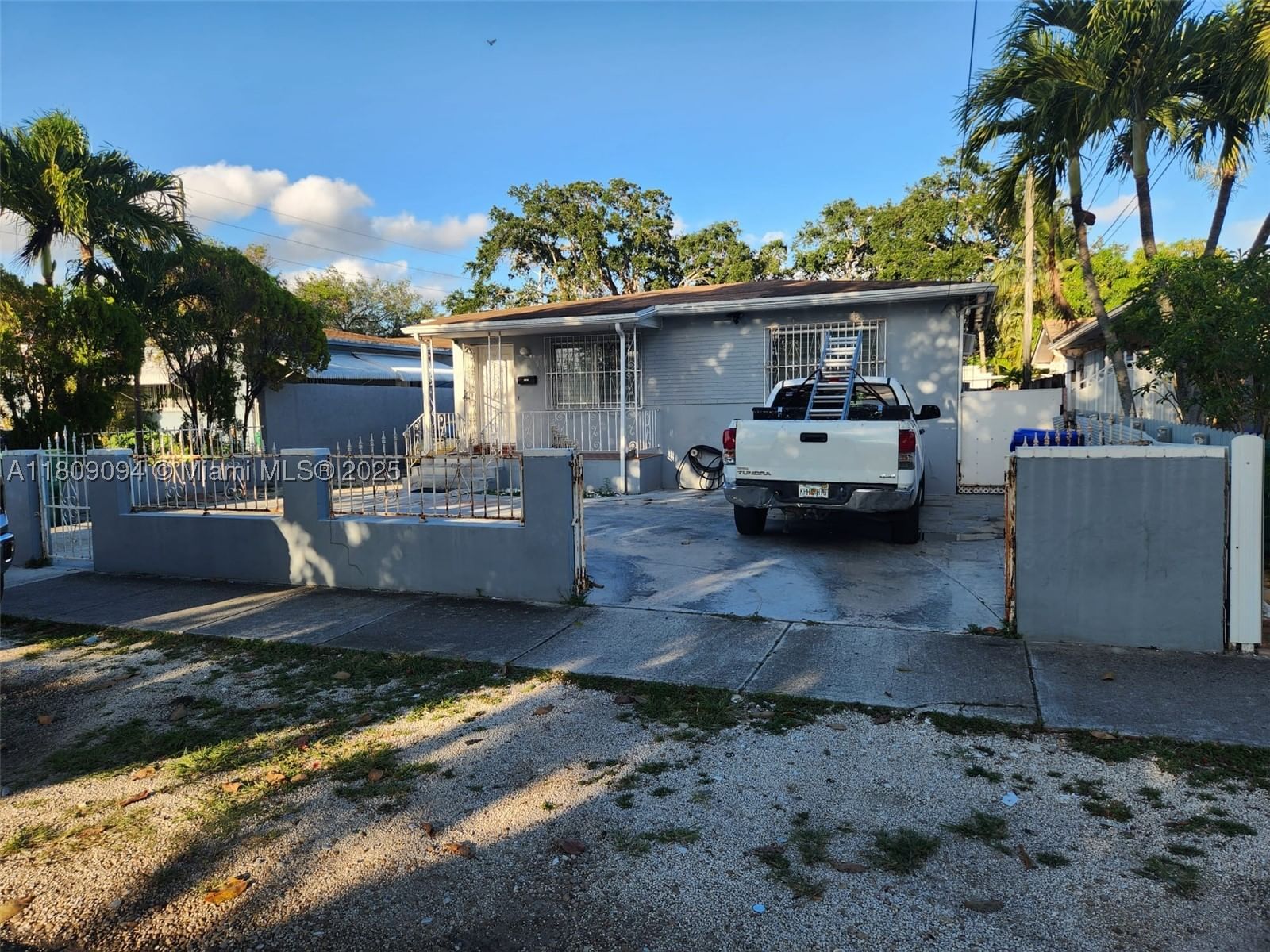 Real estate property located at 1037 33rd Ave, Miami-dade, Comfort Gardens, Miami, FL