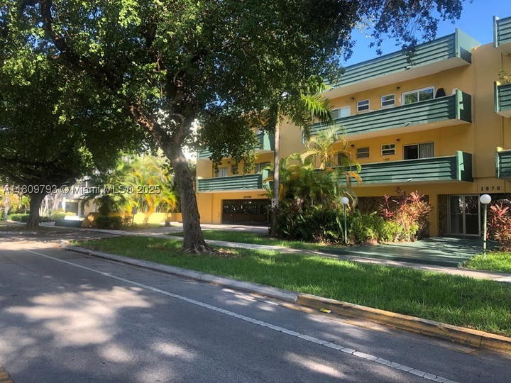 Real estate property located at 1975 135th St #2D, Miami-dade, Moonraker Condo, North Miami, FL