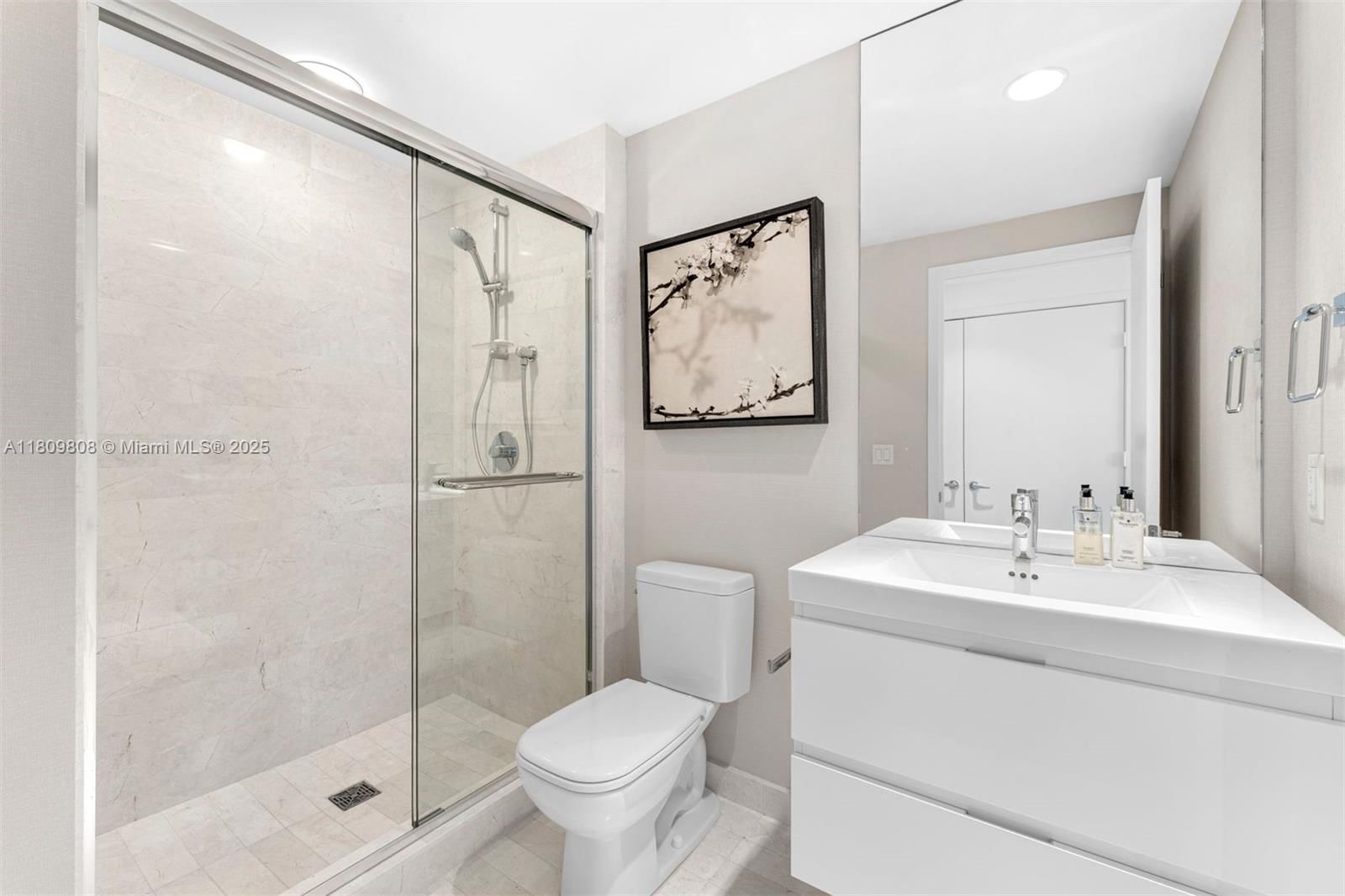 Real estate property located at 17301 Biscayne Blvd #2210, Miami-dade, Marina Palms Residences N, North Miami Beach, FL