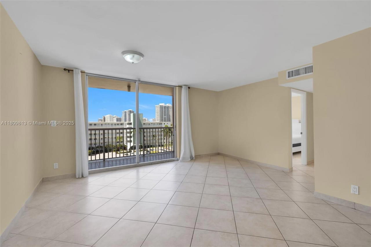 Real estate property located at 3161 OCEAN DR #607, Broward, Clifton Condo, Hallandale Beach, FL