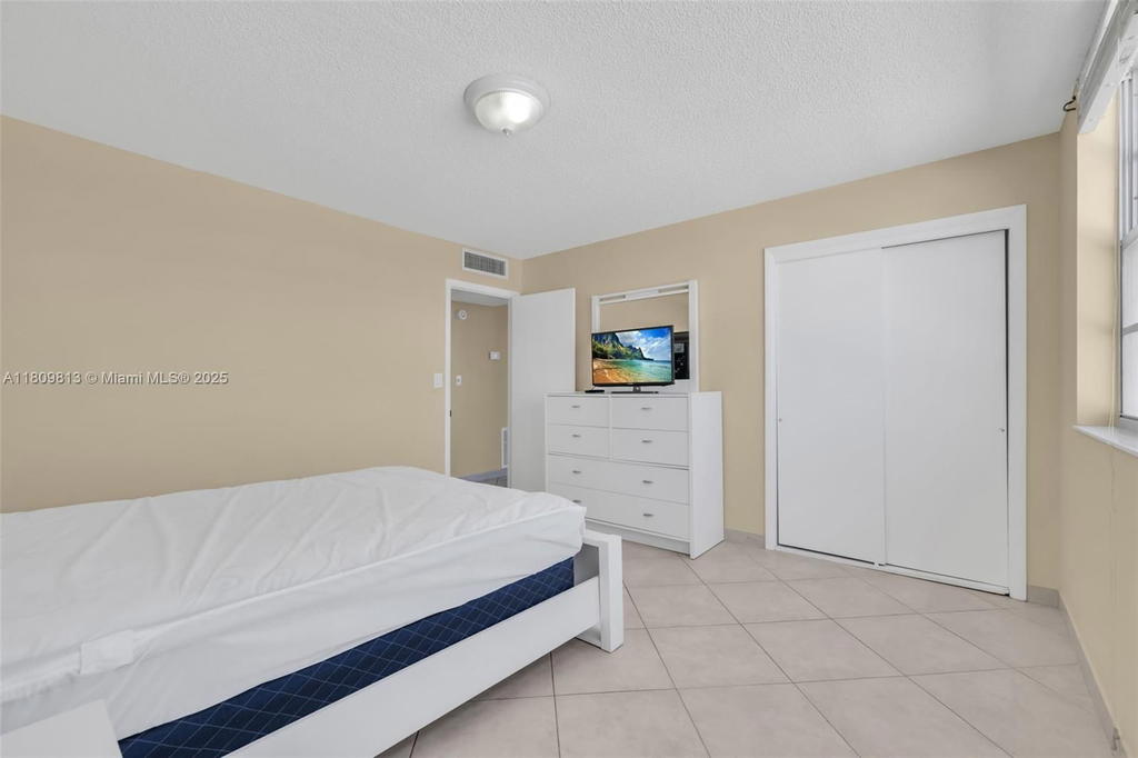 Real estate property located at 3161 OCEAN DR #607, Broward, Clifton Condo, Hallandale Beach, FL