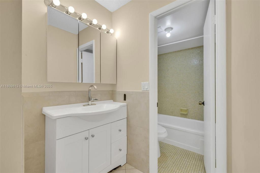Real estate property located at 3161 OCEAN DR #607, Broward, Clifton Condo, Hallandale Beach, FL