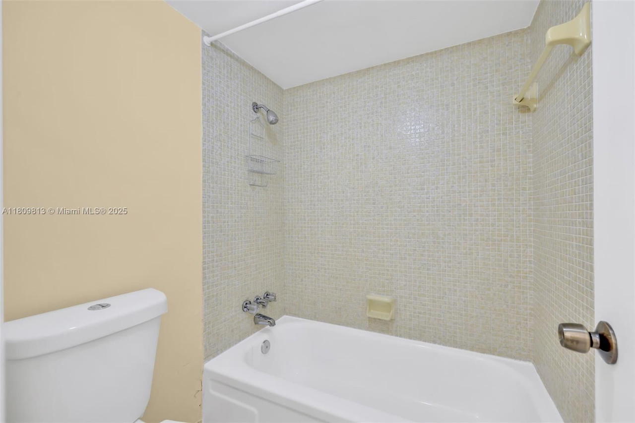 Real estate property located at 3161 OCEAN DR #607, Broward, Clifton Condo, Hallandale Beach, FL