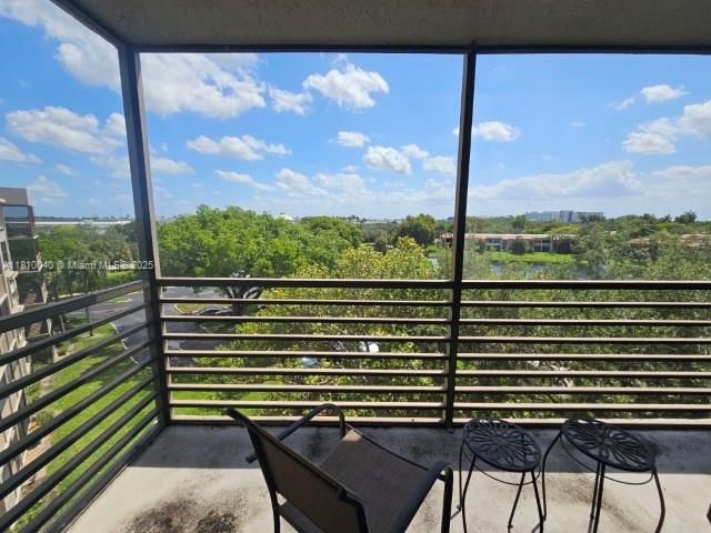 Real estate property located at 900 Colony Point Cir #505, Broward, Colony Point 1 Condo, Pembroke Pines, FL