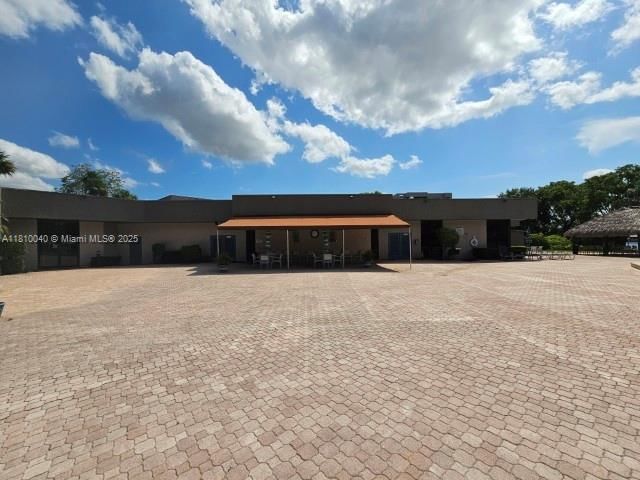 Real estate property located at 900 Colony Point Cir #505, Broward, Colony Point 1 Condo, Pembroke Pines, FL