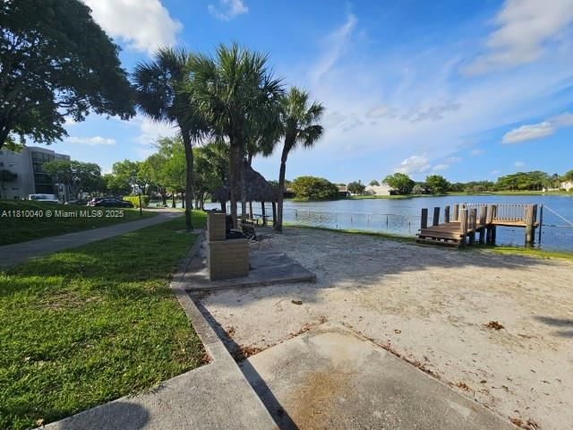 Real estate property located at 900 Colony Point Cir #505, Broward, Colony Point 1 Condo, Pembroke Pines, FL