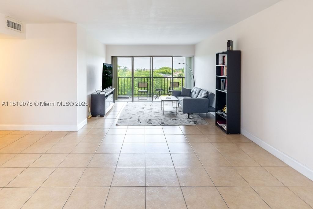 Real estate property located at 9110 Fontainebleau Blvd #502, Miami-dade, Parkside No 1 Condo - Bld, Miami, FL