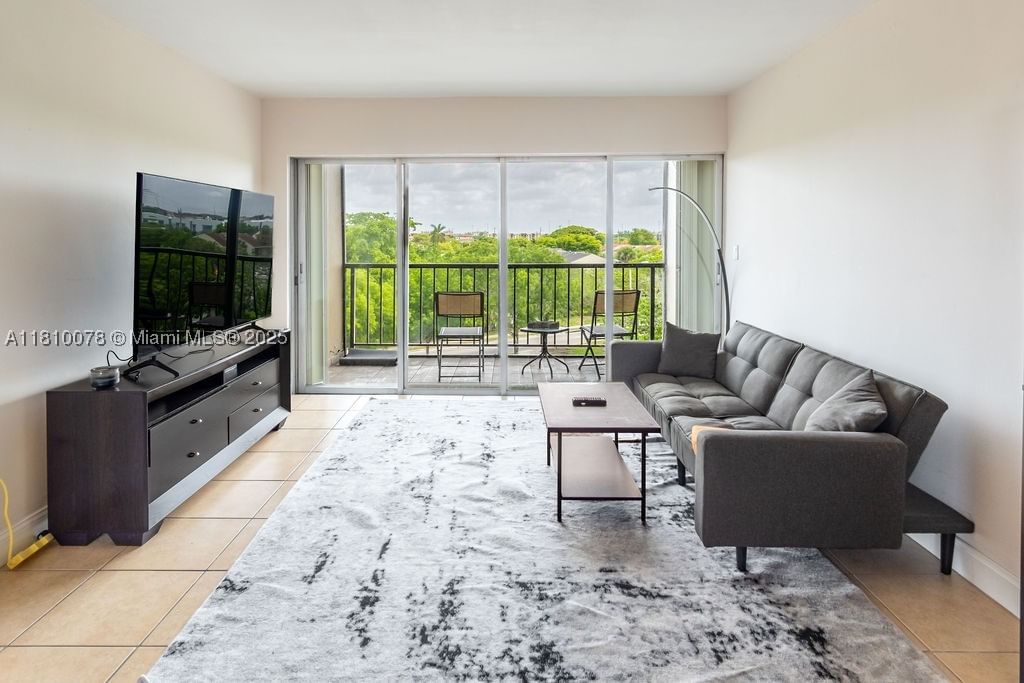 Real estate property located at 9110 Fontainebleau Blvd #502, Miami-dade, Parkside No 1 Condo - Bld, Miami, FL