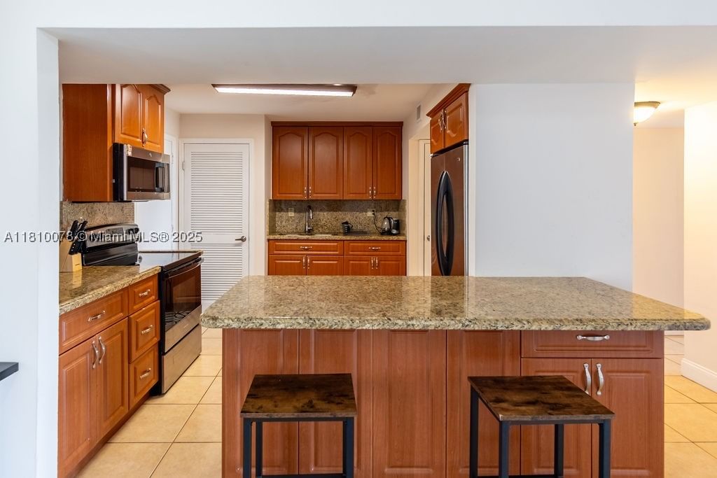 Real estate property located at 9110 Fontainebleau Blvd #502, Miami-dade, Parkside No 1 Condo - Bld, Miami, FL