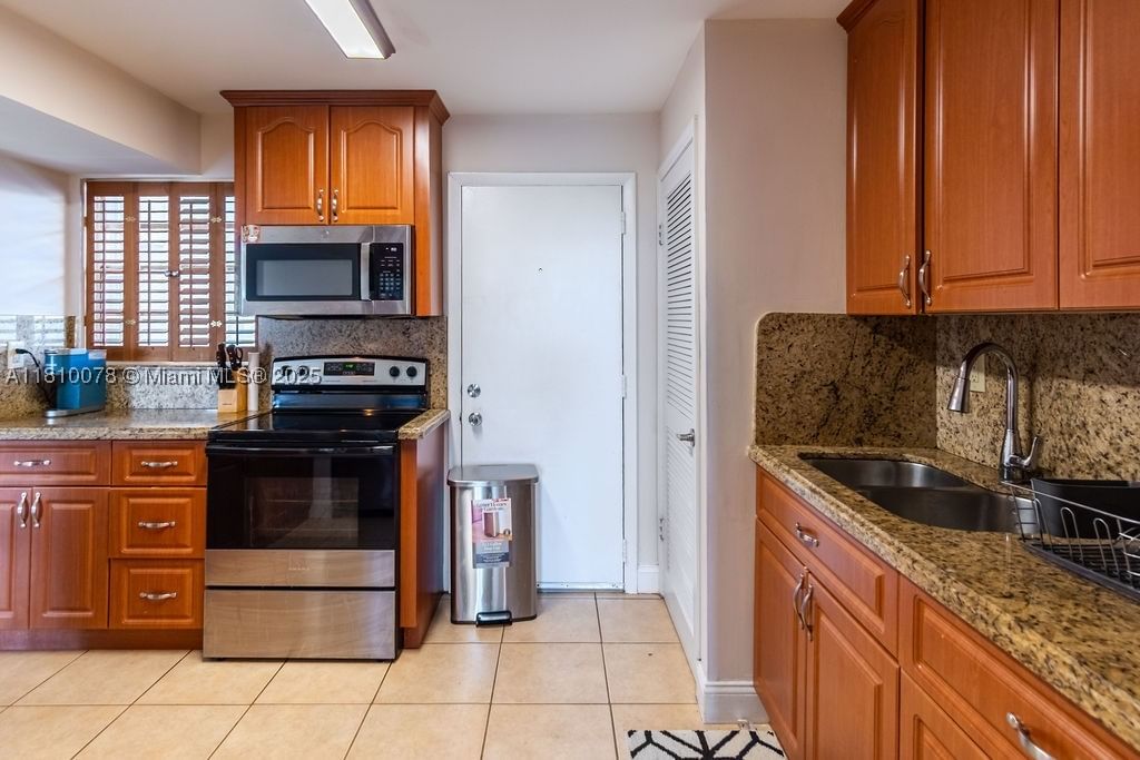 Real estate property located at 9110 Fontainebleau Blvd #502, Miami-dade, Parkside No 1 Condo - Bld, Miami, FL