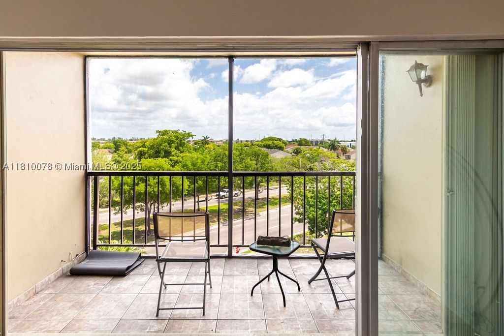 Real estate property located at 9110 Fontainebleau Blvd #502, Miami-dade, Parkside No 1 Condo - Bld, Miami, FL