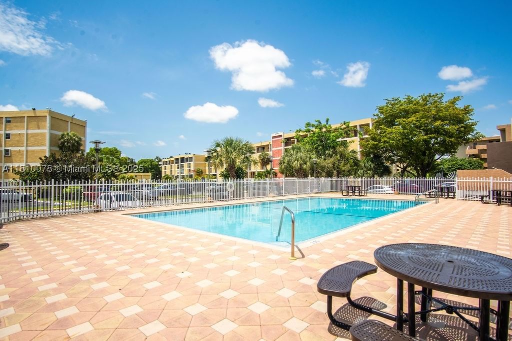 Real estate property located at 9110 Fontainebleau Blvd #502, Miami-dade, Parkside No 1 Condo - Bld, Miami, FL