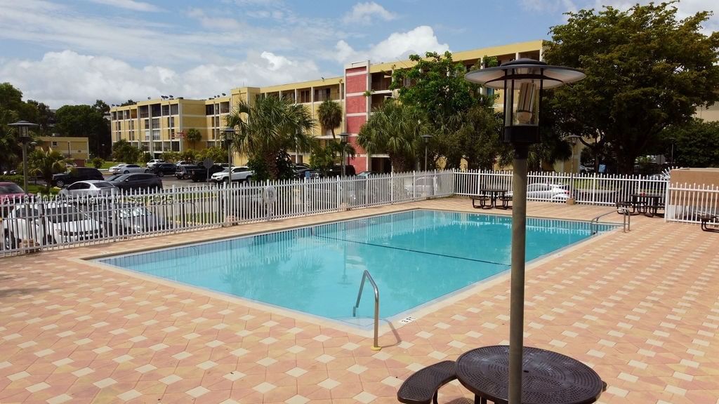 Real estate property located at 9110 Fontainebleau Blvd #502, Miami-dade, Parkside No 1 Condo - Bld, Miami, FL