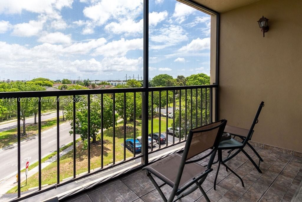 Real estate property located at 9110 Fontainebleau Blvd #502, Miami-dade, Parkside No 1 Condo - Bld, Miami, FL
