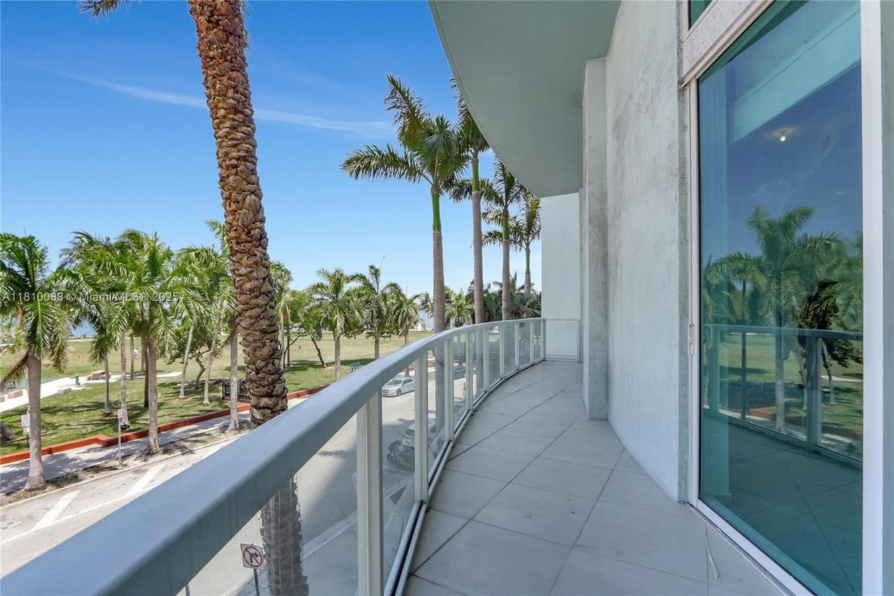 Real estate property located at 1900 Bayshore Dr #507, Miami-dade, Quantum On The Bay Condo, Miami, FL