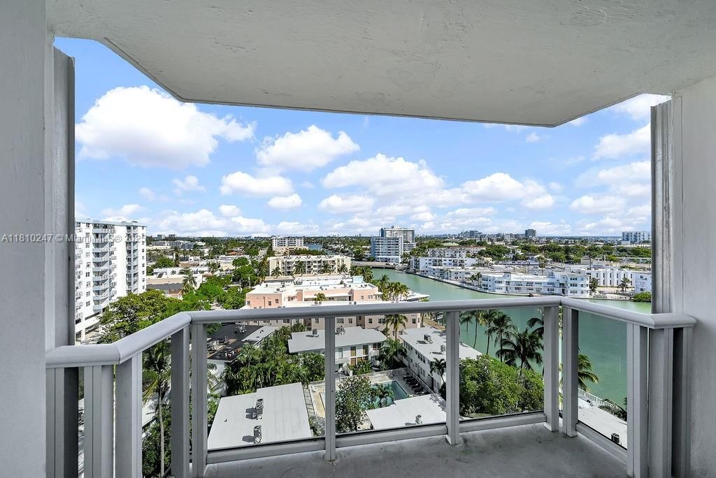 Real estate property located at 900 Bay Dr #905, Miami-dade, King Cole Condo, Miami Beach, FL