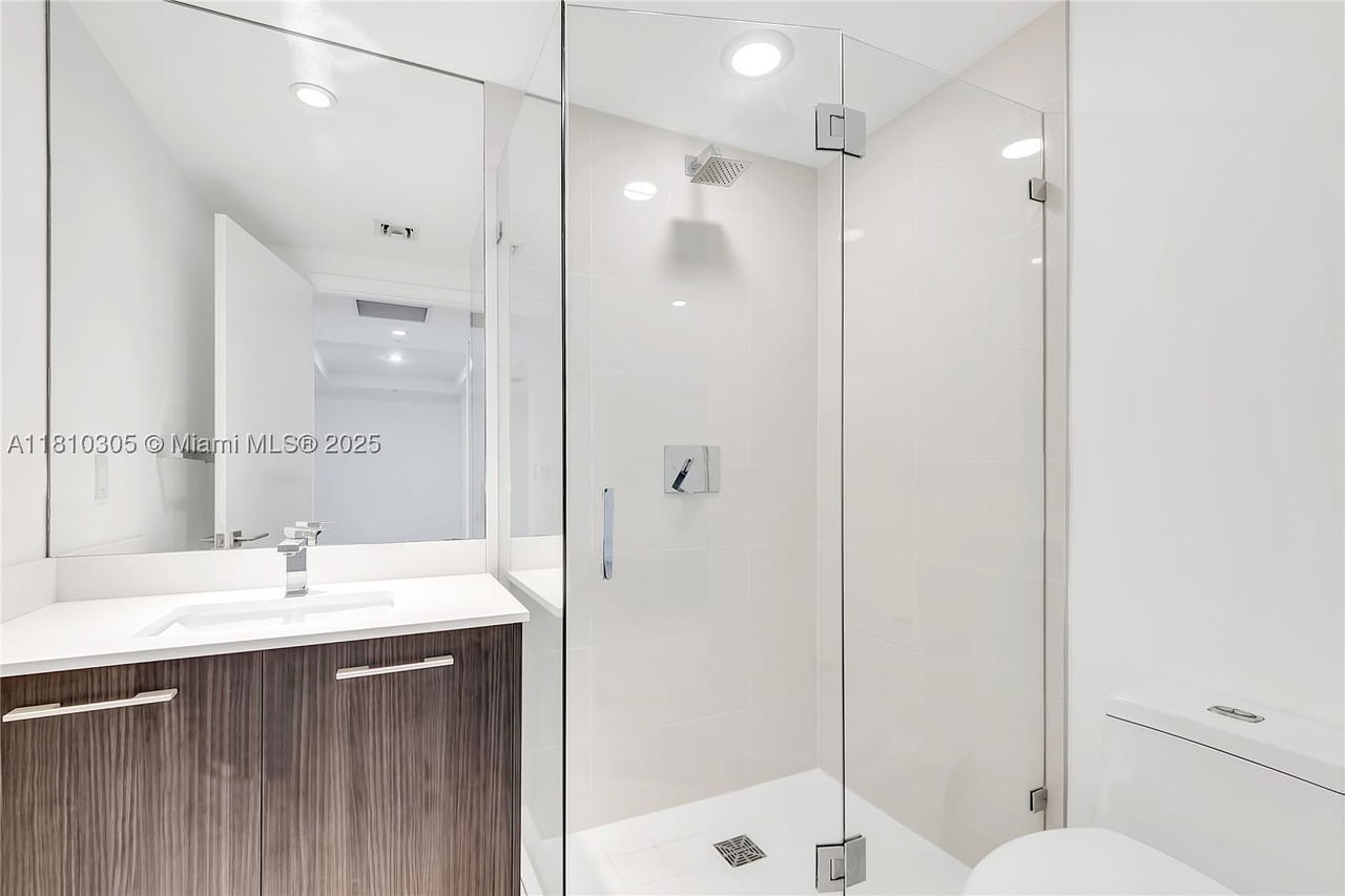 Real estate property located at 45 9th St #2105, Miami-dade, Brickell Heights East Con, Miami, FL