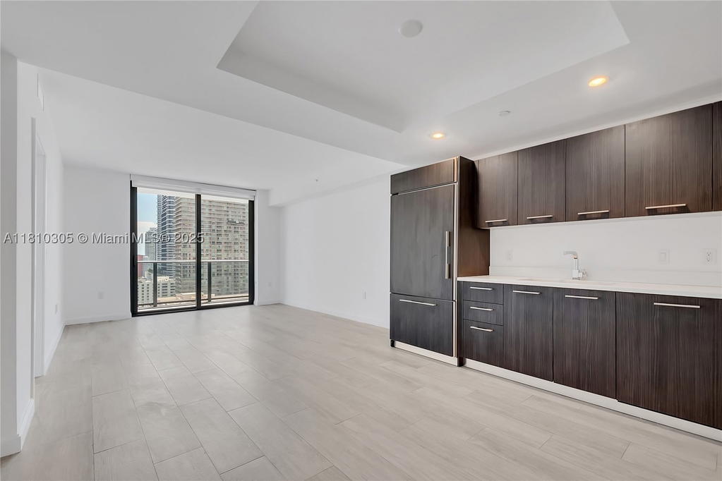 Real estate property located at 45 9th St #2105, Miami-dade, Brickell Heights East Con, Miami, FL