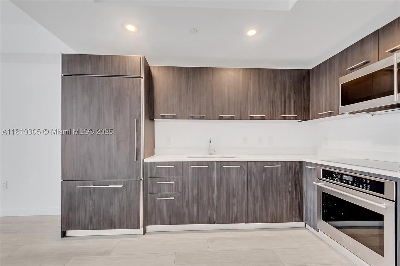 Real estate property located at 45 9th St #2105, Miami-dade, Brickell Heights East Con, Miami, FL