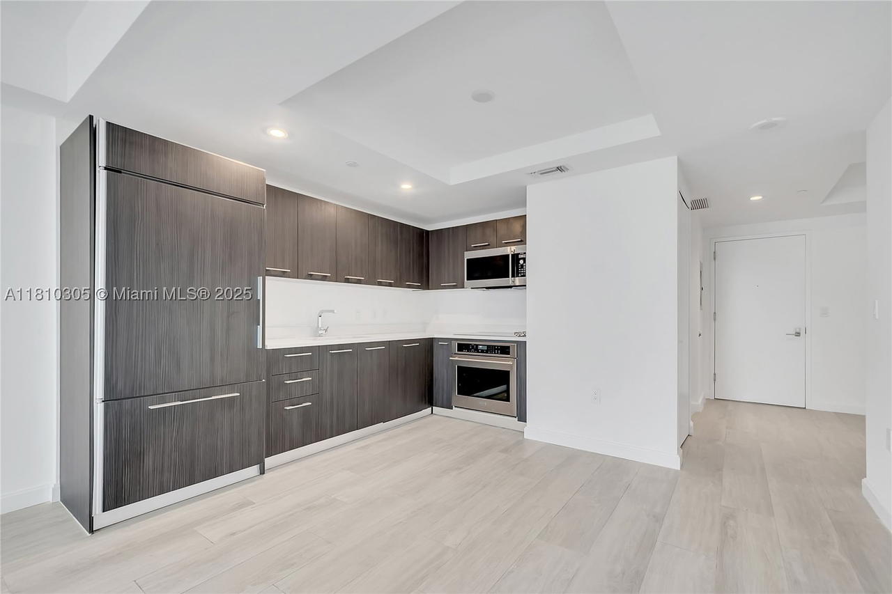 Real estate property located at 45 9th St #2105, Miami-dade, Brickell Heights East Con, Miami, FL