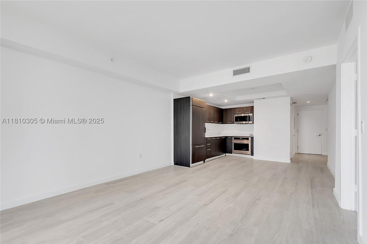 Real estate property located at 45 9th St #2105, Miami-dade, Brickell Heights East Con, Miami, FL