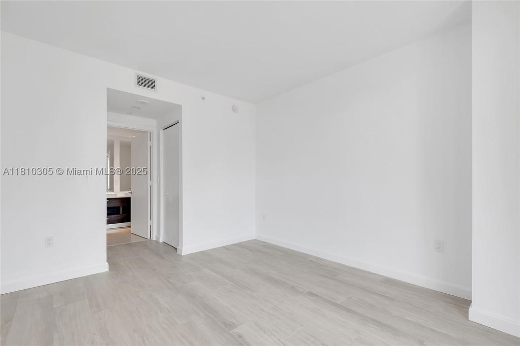Real estate property located at 45 9th St #2105, Miami-dade, Brickell Heights East Con, Miami, FL